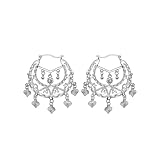 Notre modèle Indra est sertie de 6 jolies pierres façon diamant. Il sont serties avec soin et amour, à noter les 5 magnifiques coeurs pendants qui embellissent ce magnifique bijou.