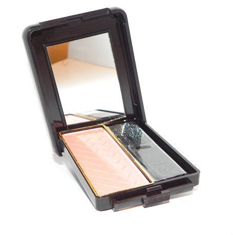 CoverGirl Classic Color Believable Mirrored Compact Blush w/ Brush - Fresh Peach 550