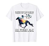 Klassisch geschnitten, doppelt genähter Saum.