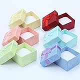 Caja de regalo de joyería bellamente diseñada.