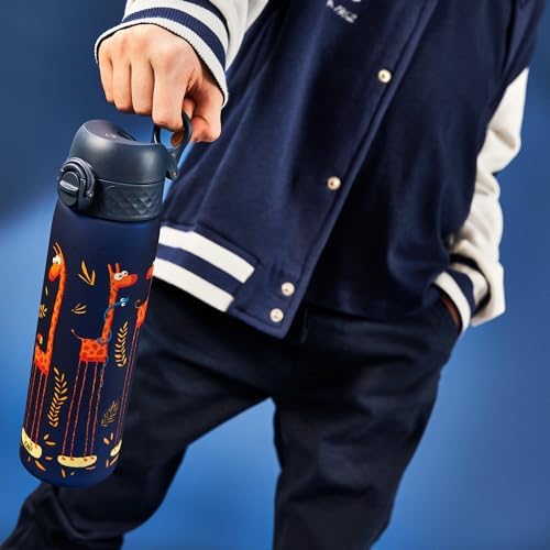 ION8 Butelka na Wodę, 500 ml/18 oz, Szczelna, Łatwe Otwieranie, Bezpieczny Zamek, Można Myć w Zmywarce, Bez BPA, Higieniczne Pokrycie, Uchwyt do Przenoszenia, Łatwa Czyszczenie, Bezwonny, Granatowy