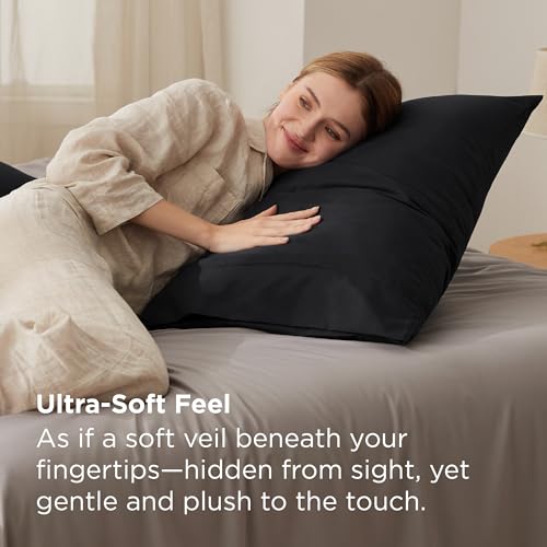Bedsure Black Pillowcase Set - Queen Size (20x30 inches) Bed Pillow Cover - Brushed Microfiber, Wrinkle, Fade & Stain Resistant - Envelop Closure Pillow Case Set of 2