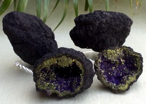 パープルパイクリスタルクォーツ宝石標本。 ZFUGEDRLI