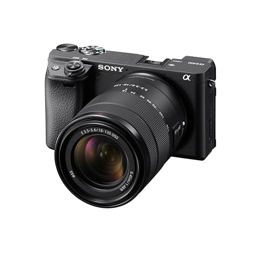 Sony Alpha 6400 cámara mirrorless (APS-C) con Objetivo 18-135mm f/3.5-5.6, 24.2MP, vídeo 4K, Enfoque automático ultrarrápido 0.02s y Pantalla abatible, Ideal para fotografía de Viajes y vlogging