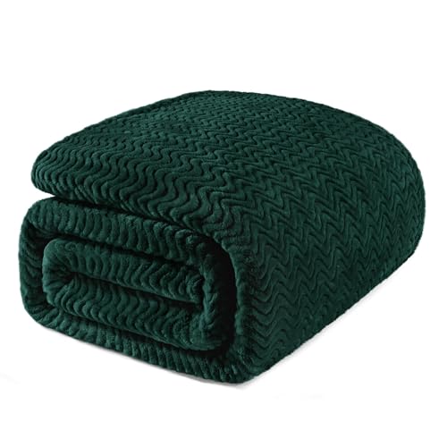 Exclusivo Mezcla Forest Green Fleece King Size Blanket for Bed, Super Soft Cozy Blankets with Decorative Wave Textured, Lightweight Plush All Season Use, 90x104 Inches