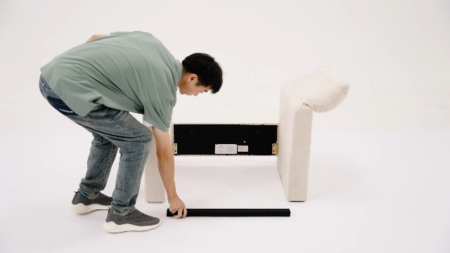 Watch Oversized Chair Installation Video on Amazon Live