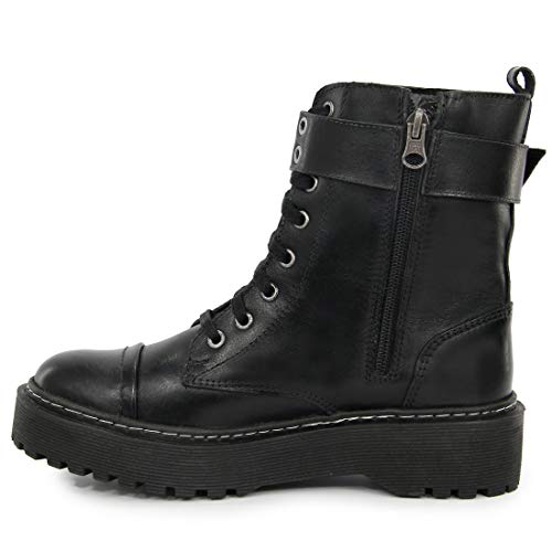Bota Coturno Tratorado em Couro Tira Tacha Arietto Cor:Preto;Tamanho:35