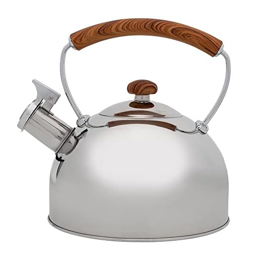 Mimo Style, Chaleira Com Assobio de Alerta, Alça de Bambu e Tampa Flip-up, Capacidade Para 2,5 Litros e Acabamento Espelhado, Produzida em Aço Inox