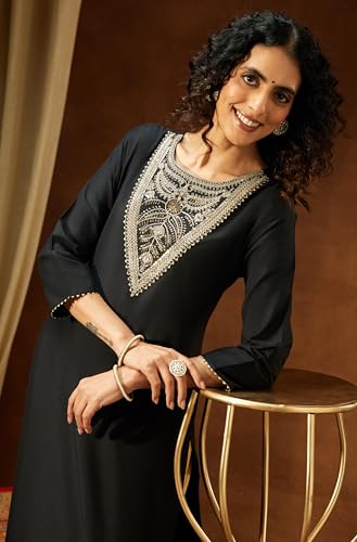 Image of Janasya Women's Black Chanderi Silk Yoke Embroidered Straight Kurta