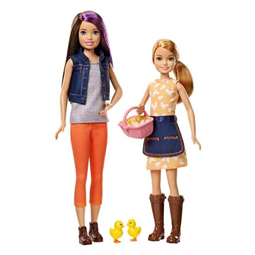 Barbie GCK85 Sweet Orchard Farm lekset med 2 dockor, skeppdocka och Stacie-docka, med 2 kycklingar och äggkorg, present för 3 till 7-åringar