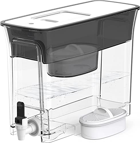 Waterdrop Dispensador delgado de filtro de agua de 35 tazas, gran capacidad, 200 galones de larga duración, 5 veces de vida, reduce el cloro, PFOA/PFOS y más, sin BPA, negro (con 1 filtro)