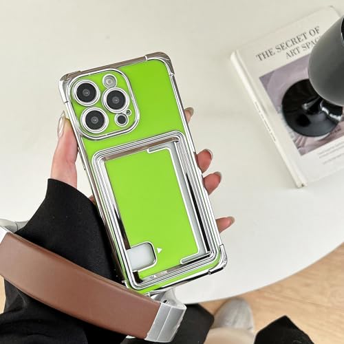 Coque silicone iPhone 16 vert idéale pour voyager léger avec vos cartes de crédit
