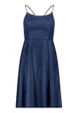 Robe courte : idéale pour les moments d'été élégants.