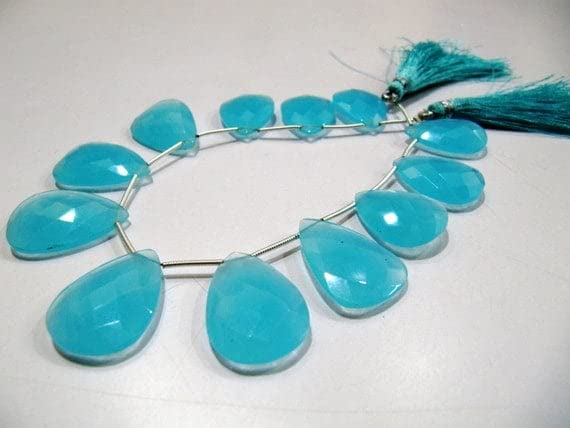 Chalcédoine aqua briolette en quartz hydro facetté haut de gamme pour collier