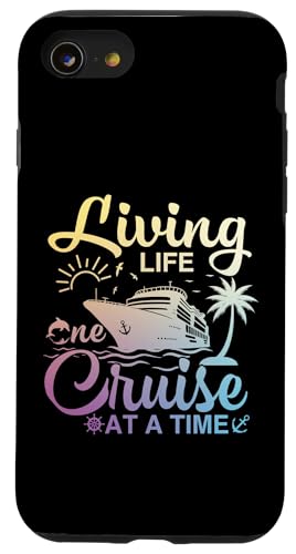 Living Life One Cruise at A Time �ʔ��� �Ƒ� �N���[�W���O���D�� �X�}�z�P�[�X iPhone SE (2020) / 7 / 8 �p