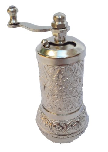 Macinapepe turco, spezie, sale, macina caffè, metallo, pesante e spesso fatto a mano.