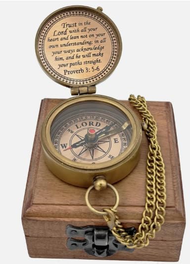 Brújula de latón antigua con proverbios 3:5-6 – Regalo inspirador con caja de madera miniatura 1
