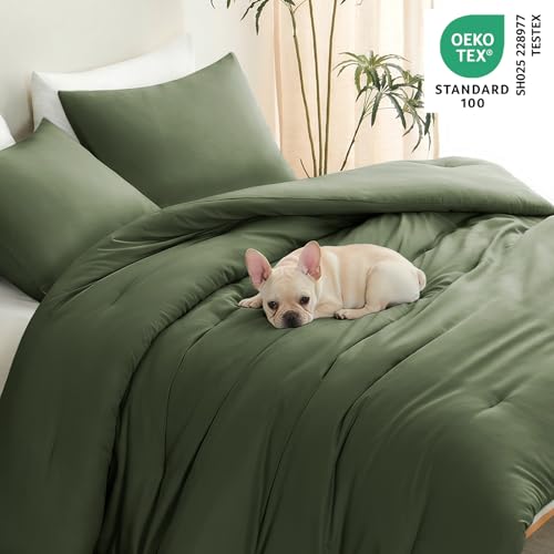 CozyLux King Size Comforter Set Olive Green, 3 Pieces Lightweight Down Alternative Quilted Bedding Sets, All Season Soft Breathable Solid Comforter with 2 Pillowcases, Soft Luxury Bed Set for Home by CozyLux - Used condition - Image 4