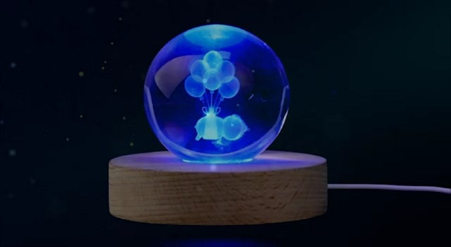 QENETY LED-Lichtsockel Aus Holz - Runde Display-Basis | Mit Warmem Licht Für Kristall & Deko-Figuren