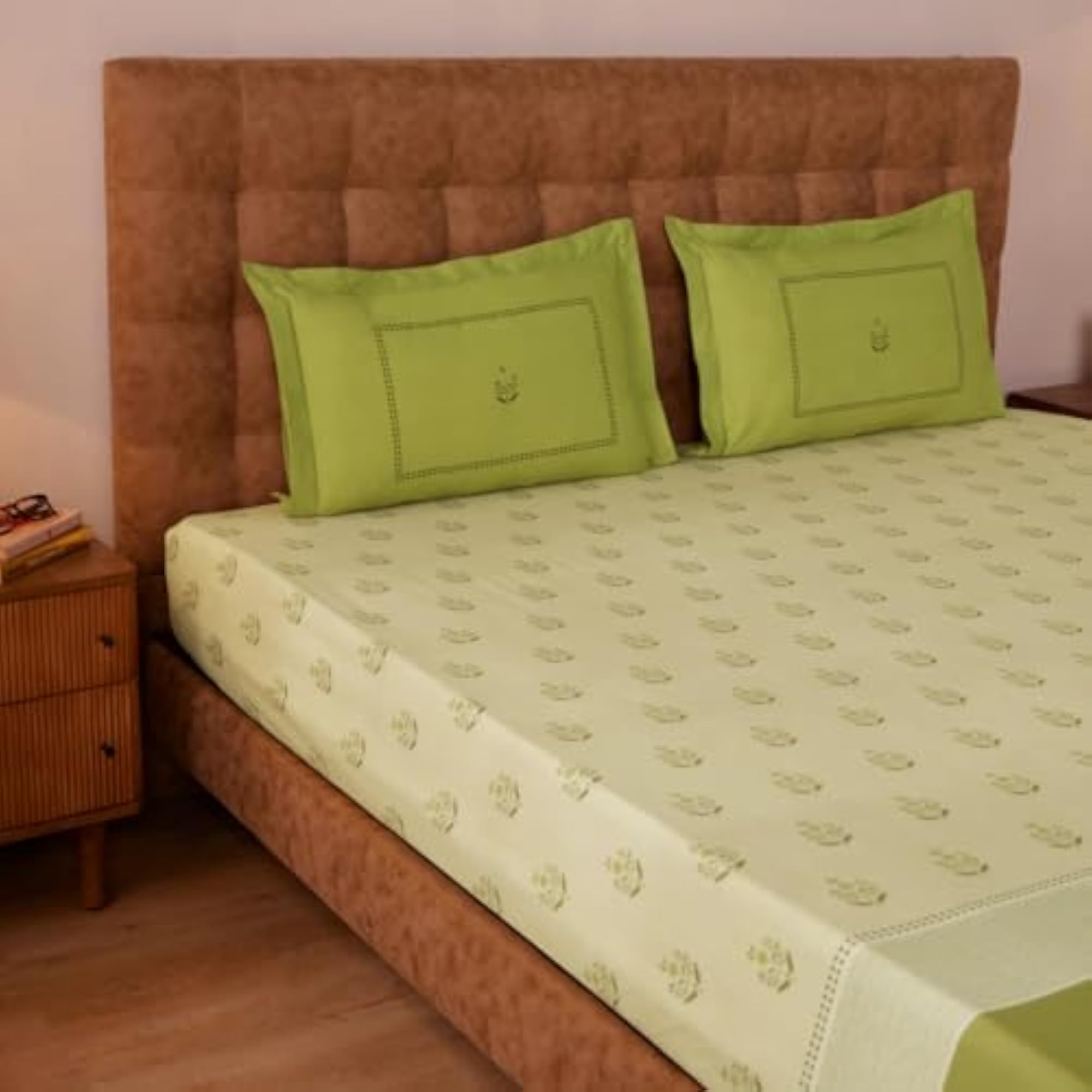 Cotton Bedsheet for Double Bed Queen Size with 2 Pillow Covers, 144 TC
