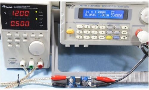 LM2596 Buck bihurgailua proba-ekipo batera konektatuta, 12V sarrera eta 5.01V irteera erakusten dituena
