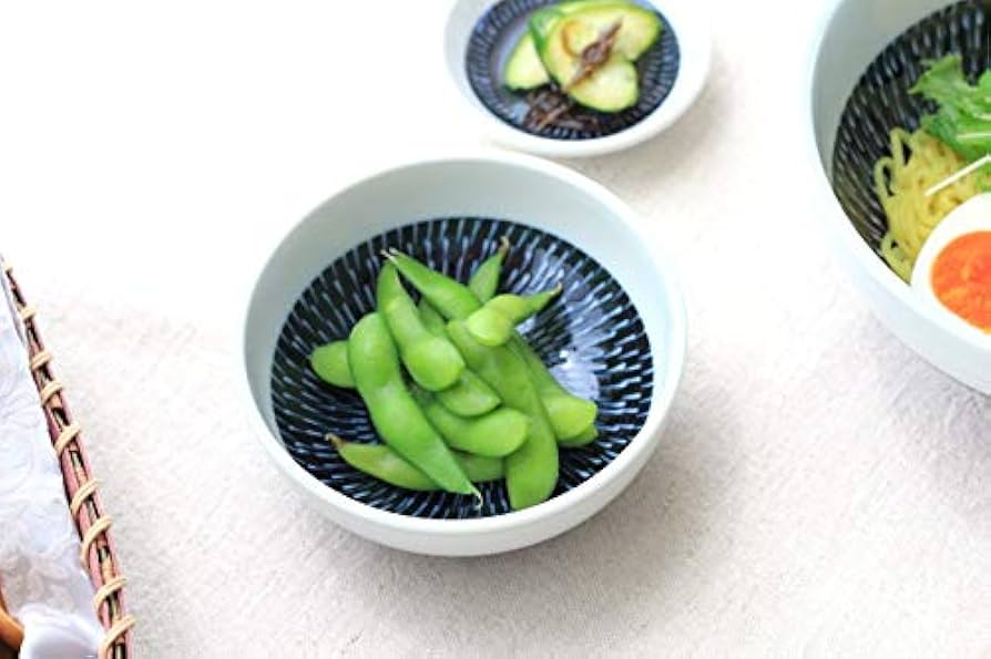 中皿　中鉢 彫十草 4.5寸中鉢 15cm 日本製 美濃焼 45鉢 中鉢 中皿 肉じゃが鉢 煮物