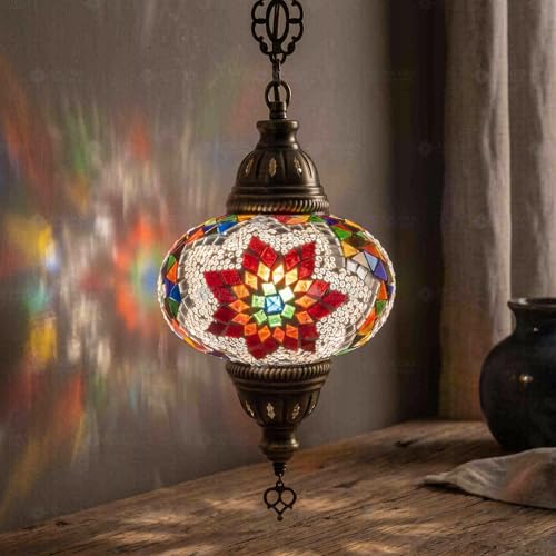 Suspension marocaine mosaïque contre les lumières froides