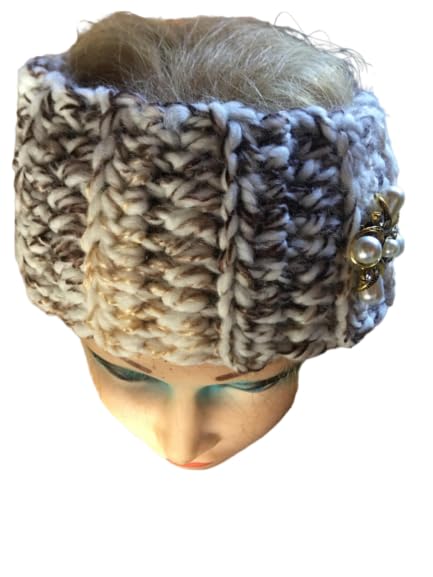 Bandeau cache oreilles en crochet fait main beige pour ne plus souffrir du froid
