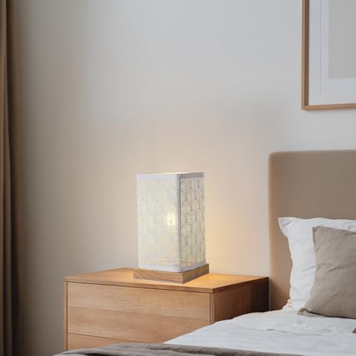OuXean Moderna lámpara de mesa, pantalla hueca de metal blanco y base de madera, E27, 60 W, lámpara de mesa con interruptor de cable, iluminación nocturna, sin bombilla