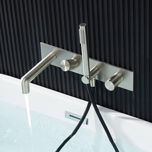 Mitigeur de bain or brossé design chic et finitions luxe pour baignoire élégante