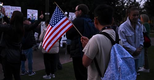 『Usa, preso l'assassino di Charlie Kirk』のカバーアート