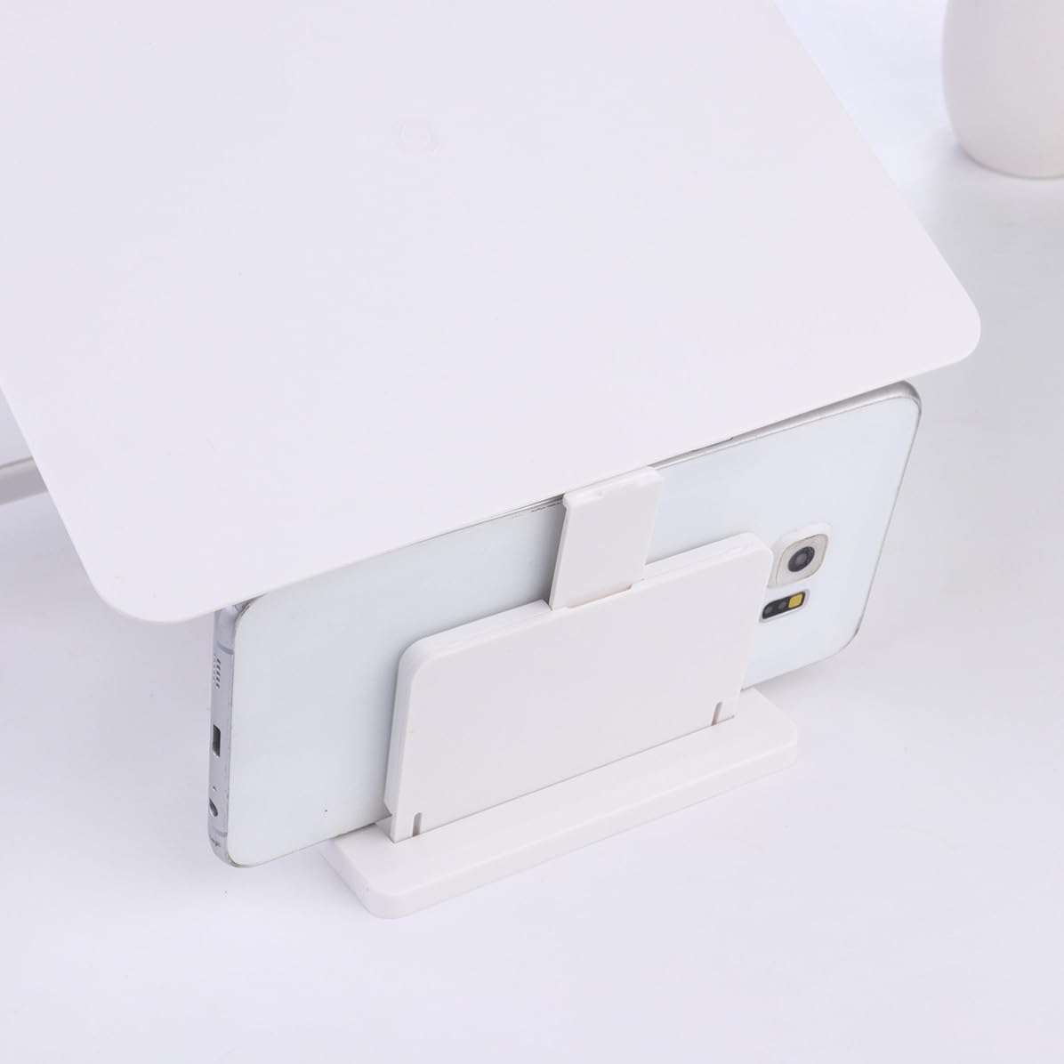 White Phone Screen Magnifier Stand for Smartphones, 3D HD