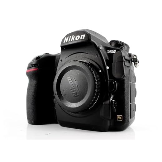 Nikon D850 Vollformat Digital SLR Kamera (45,4 MP, 4K UHD Video incl. Zeitlupenfunktion, EXPEED 6-Prozessor, 3,2 Zoll/8 cm neigbarer Touch-Monitor mit 2,4 Mill. Bildpunkten, WiFi und NFC, SnapBridge)