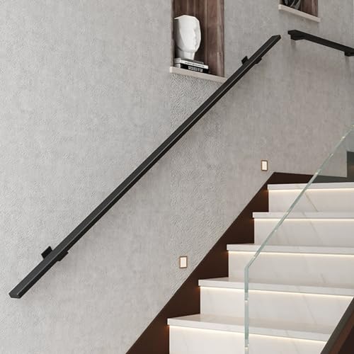 Rampe d'escalier industrielle en fer robuste pour sécuriser vos marches de patio