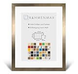 Die Rahmenfalz, die die Scheibe vorne festhält, verdeckt seitlich und oben/unten ein paar mm von Ihrem Bild. Dieser Rahmen in 34x50cm kann ganz einfach geöffnet werden, indem die Biegestifte auf der Rückseite nach oben gebogen werden. Es wird kein Werkzeug benötigt. Die Acrylglasscheiben sind auf beiden Seiten mit einer Schutzfolie für den Transport versehen und diese müssen vor der Nutzung entfernt werden.