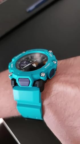 Casio G-Shock GA-2200-2AER Orologio Uomo – Analogico-Digitale, Carbonio, Turchese, 200m Water Resistant