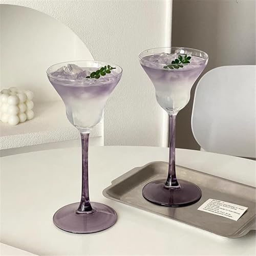 Copas de martini de 190 ml que evitan calentar la bebida al sostenerlas 5