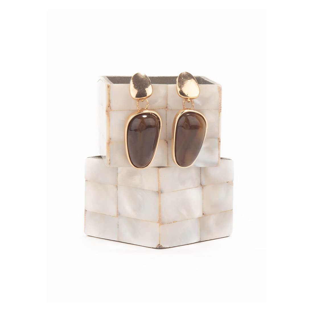 See full amazon price history chart for Lilly & Sparkle Alloy Gold Toned Stone Studded Classic Drop Earrings for Women Lilly & Sparkle Alloy Gold Toned Stone Studded Classic Drop Earrings for Women (B09DT956H9) Amazon Price History, Amazon Price Tracker