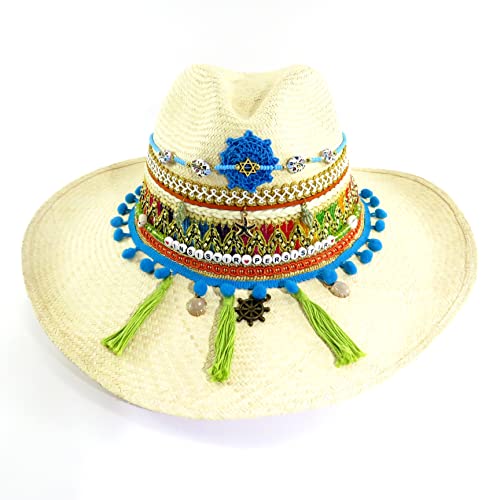 Woven straw hat in beige. Beach hat. Colombian hat