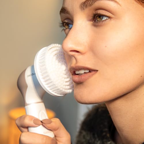 Cecotec FaceCare TotalClean Gesichtsreinigungsbürste, tragbar, batteriebetrieben, 9 Aufsätze für Gesicht, Körper und Füße mit 360-Grad-Drehung, ergonomisches Design und Reisetasche