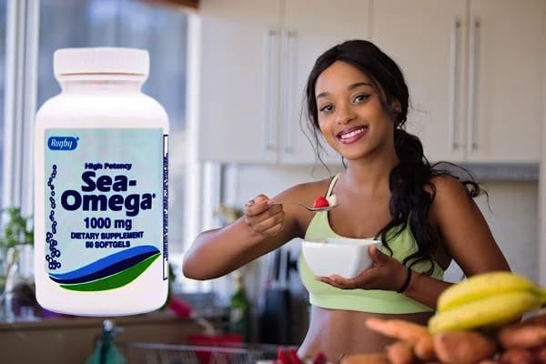 Miniatura 3 de 1000 mg de aceite de pescado natural sin hipo concentrado por Rugby Sea Omega 3 fabricado en Estados Unidos para hombresmujeres, 50 cápsulas blandas