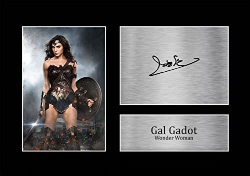 HWC Trading A4 Gal Gadot Batman v Superman Wonder Woman Cadeaux Imprimé Signé Autographe Photo pour les fans de cinéma - A4