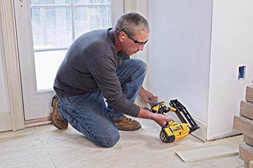 DEWALT Prego com acabamento XR, reto, 16GA (DCN662B)