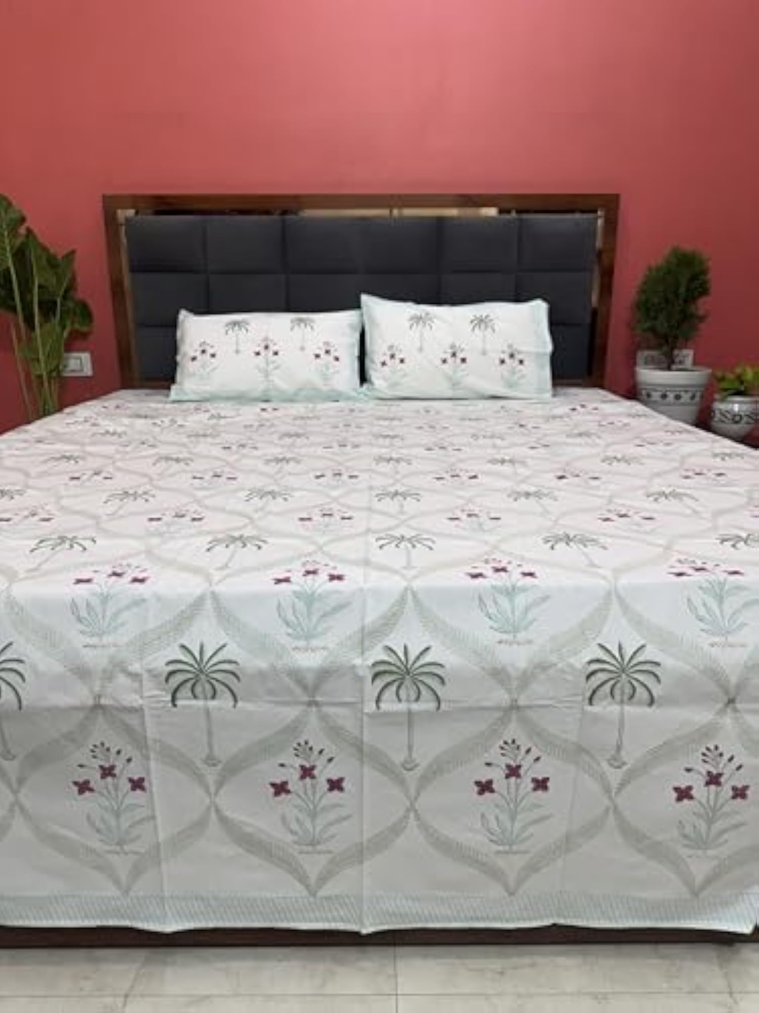 Hand Block VANIKA Palm 240 TC Cotton Queen Size Bedsheet