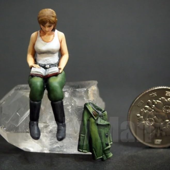 Amazon.co.jp: ジオラマ 女性兵士 2体 1 35スケール タンクトップ 訓練