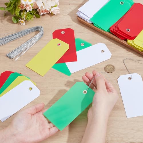 PH PandaHall 200 Stück Kunststoff Hängeetiketten 4 Farben Versandetiketten Mit Schnur 12x6cm Wasserdichter Anhänger Zum Beschriften Blankoanhänger Mit Löchern Für Bewegliche Teile Gepäck Garten
