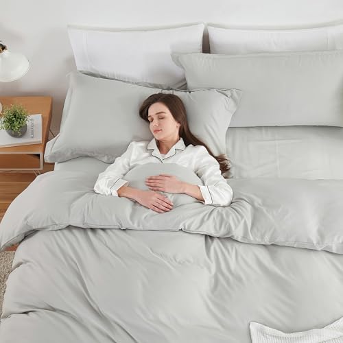 Image of Hearth & Harbor Light Grey Duvet Cover with Fitted Sheet Full Size | 4 Piece Soft Double Brushed Bedding Set, Button Closure, 1 Duvet Cover 80x90 Inches, 1 Fitted Sheet, 2 Pillow Shams