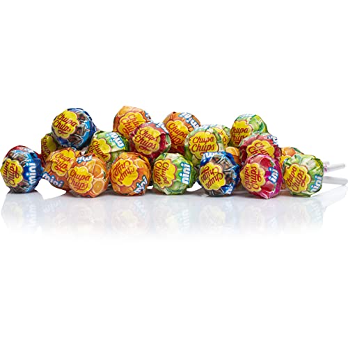 Caramelos Chupa Chups Mini en colores vibrantes y sabores mixtos colocados sobre una superficie blanca, perfectos para todas las edades