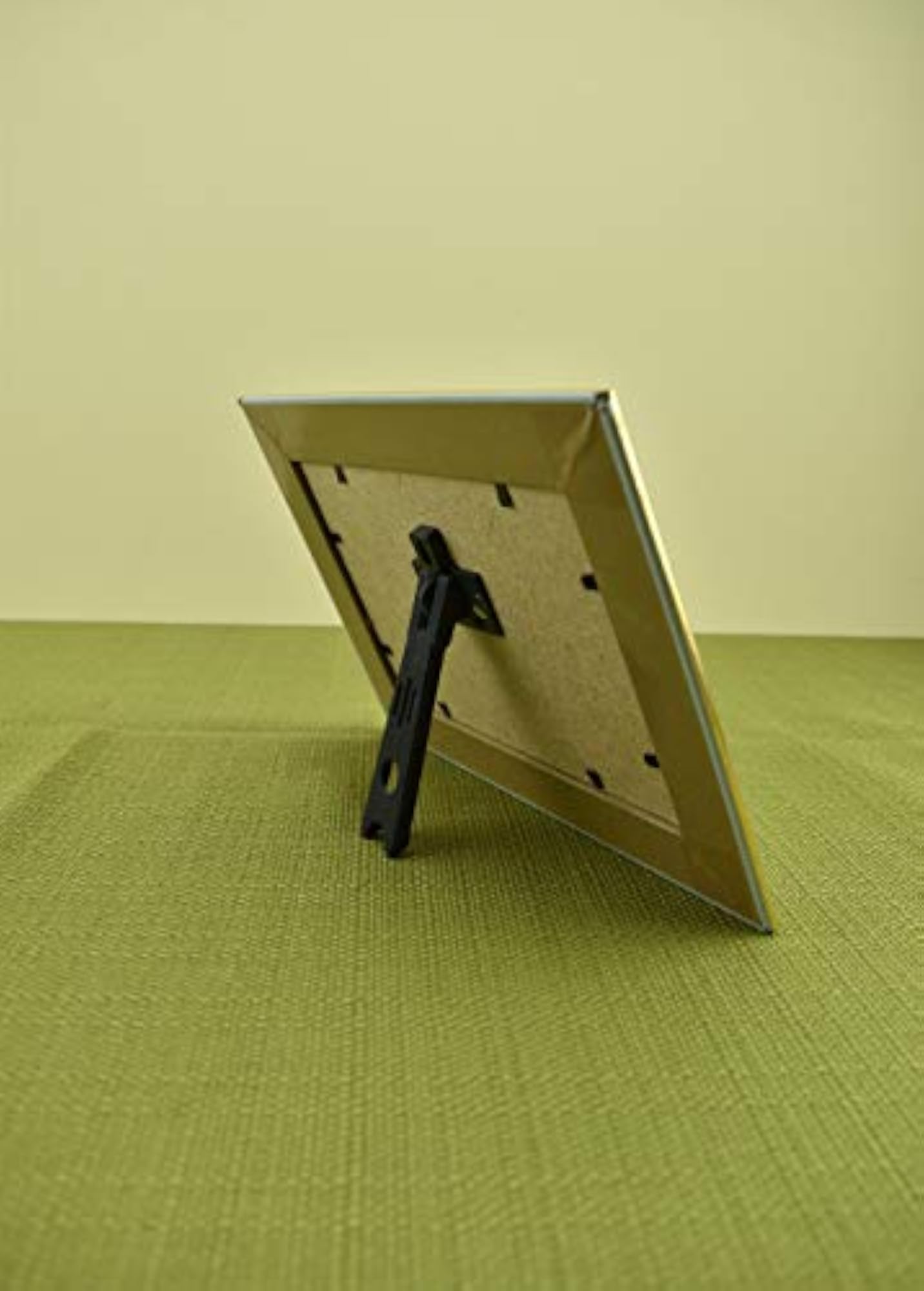 White Decorative Horizontal Picture Frame with Stand