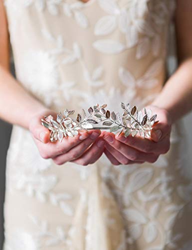 Diadema de hojas doradas para novia y tocado de boda elegante